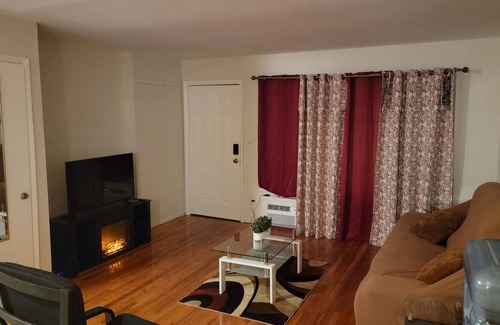 Queens Apartment | Elegant house of Rosedale peaceful retreat close to the city!