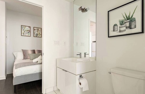 CityPlace Hotel | Elegant Lakeview - One Free Parking