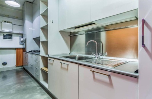 Chinatown Apartment | Elegant Loft in the Heart of Milan – Spacious and Stylishn