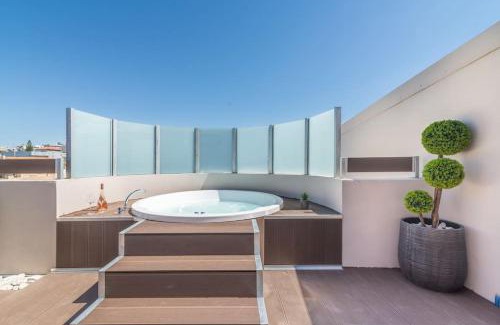 Agios Dimitrios Apartment | Elegant Loft with Jacuzzi