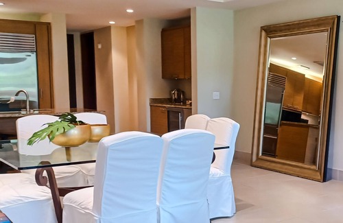 Herreras Apartment | Elegant Luxury Villa, Golf Cart, 2 Pools, Nature Reserve, Full Resort Amenities