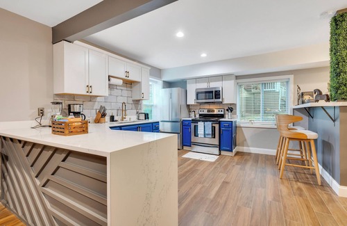 West End House | Elegant modern 2bdrm, 2bth. 20 min to ATL Airport