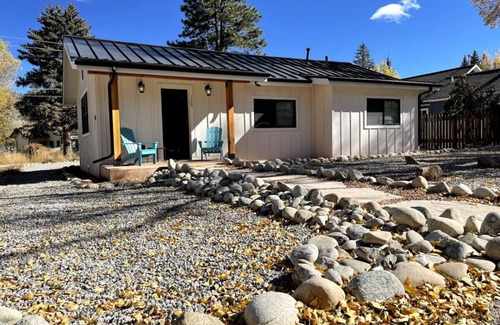 Buena Vista House | Elegant Mountain Farmhouse STR-114