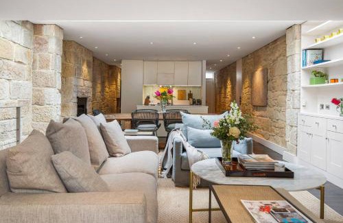 Paddington House | Elegant Paddington Sandstone Cottage with Parking