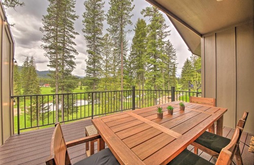 Priest River House | Elegant Priest Lake Townhome about 1 Mi From Lake