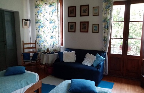 Castello House | Elegant private room with lake view balcony