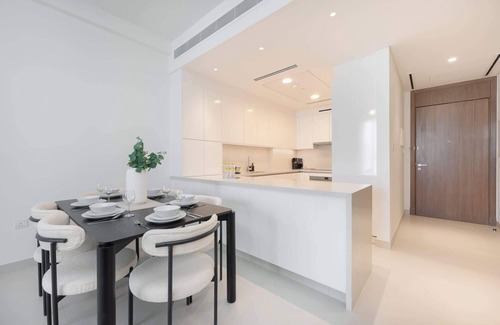 Al Safa Apartment | Elegant, Relaxing 3-Bedroom Apartment in Perfect Location at Canal Front 6