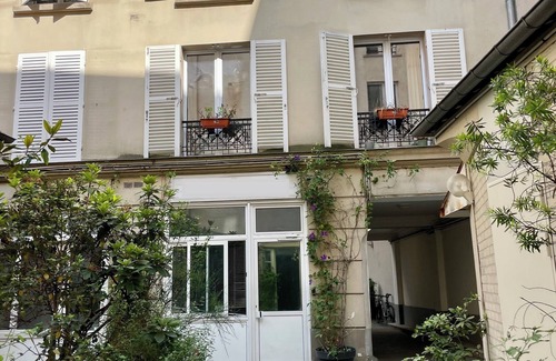 Quartier de Rochechouart Apartment | Elegant renovated 2 room apartment