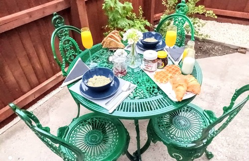 Hoole House | Elegant Retreat in the Heart of Chester