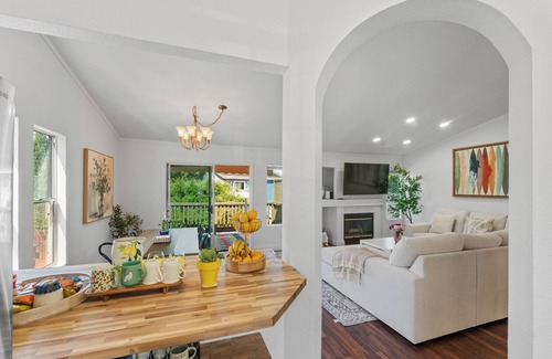 Southwestern Sacramento House | Elegant Retreat Sleep 10 Boho Dome Lounge Hot Tub Games Golf Serene Getaway