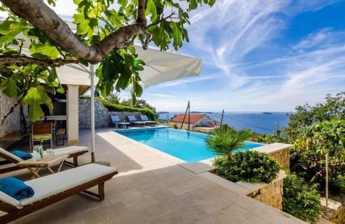 Mlini Villa | Elegant Sea-View Villa with Pool