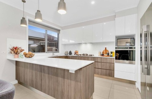 Klemzig House | Elegant Stay at Klemzig | Luxury on Adelaide City Fringe/CBD