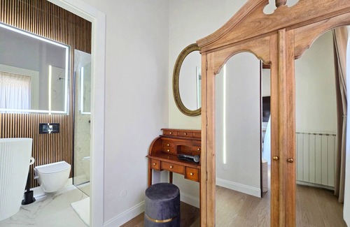 Manciano Apartment | Elegant suite with exclusive bathroom and balcony