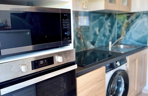 Port Ariane Apartment | Elegant T3, Air conditioning, Parking and Pool,