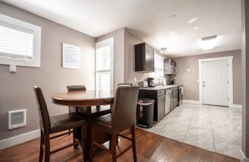 Hilltop House | Elegant Tacoma condo unit in downtown B