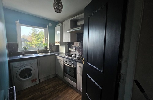 Paisley Apartment | Elegant & Unique 2-Bed – Perfect for RAH & Airport