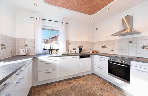 Prien am Chiemsee Apartment | Elegant vacation apartment 100sqm, up to 6 guests, balcony, wellness/sauna