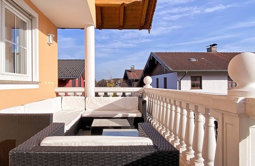 Prien am Chiemsee Apartment | Elegant vacation apartment 100sqm, up to 6 guests, balcony, wellness/sauna