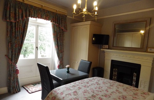 Abergavenny Bed & Breakfast | Elegant Victorian House within walking distance of the town centre
