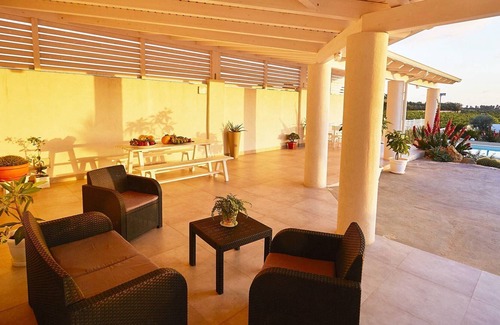 Petrosino Villa | Elegant villa with pool in Sicily/Modern furnishings in the bright rooms/Immersed in the green viney