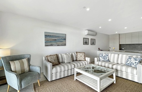 Batemans Bay Apartment | Elegantly Spacious 3-Bed Unit Overlooking the Bay