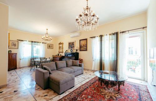 Monte Sacro Apartment | Eleganza e Arte a Città Giardino 5' Metro B