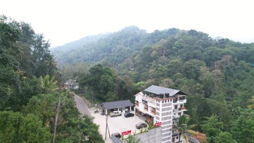 Udumbanchola Resort | Elenji Merry Woods Resort, Munnar