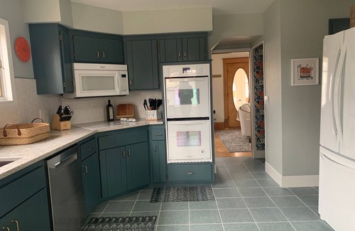 Victoria House | Elevated Vintage Downtown Victoria ~ The Heron House