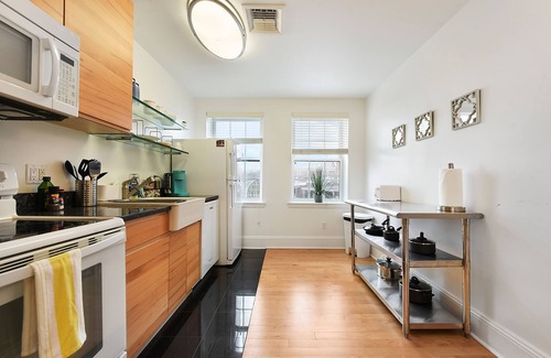 Bloomfield Apartment | Elevator~West Penn~Parking~Queen Bed-Central Location