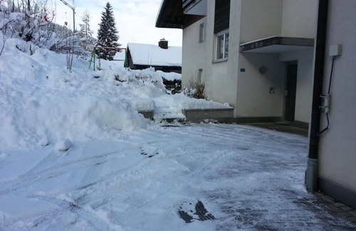 Emmetten Apartment | Elfe - Apartments Three-bedroom Apartment for 6 guests with patio