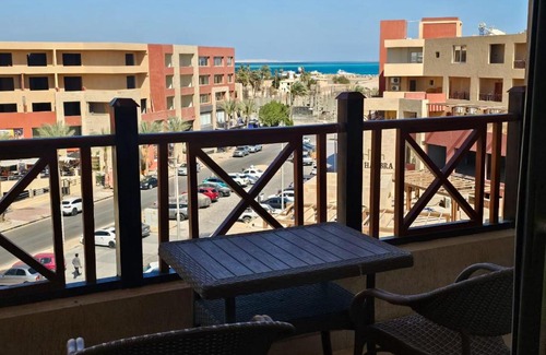 Al Mamsha El Seyahi Apartment | Elhambra First Avenue
