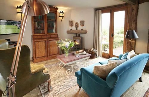 Pauntley Cottage | Elinor Fettiplace, in the grounds of Elizabethan Pauntley Court, is perfect for a romantic escape.