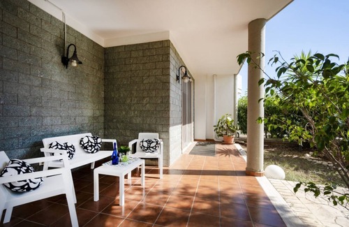 Municipio 5 Apartment | Elisa - Beach House with 3 Bedrooms and Private Garden