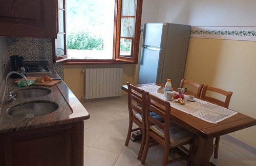 Camaiore Apartment | Elisabeth house comfort & relaxation.Among the hills and the sea in absolute peace.