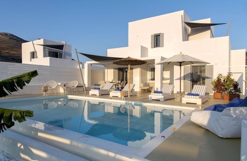 Paros Villa | Elitas Villa B, with 3 br and private pool