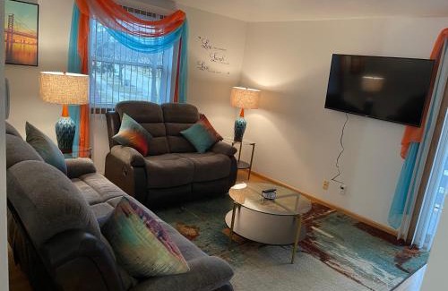 Milwaukee Apartment | Elite Casa Collection -free coffee, parking, and Wi-Fi