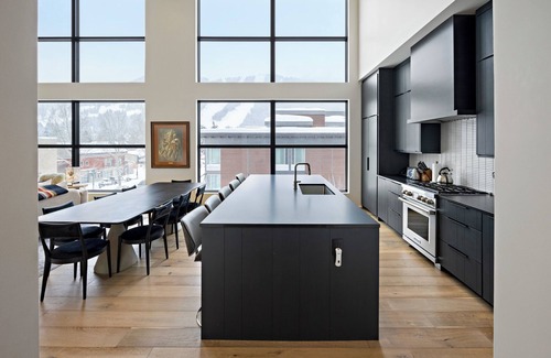 Jackson Condo | Elite Jackson Getaway & Apres-ski Lounge with Fireplace, Mtn Views & Hot Tub