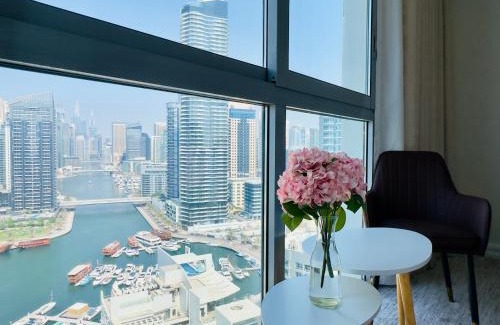 Dubai Marina Apartment | Elite Waterfront 3BR Haven - Marina and Sea Views!