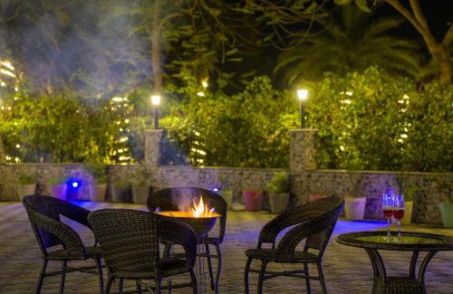 Faridabad Villa | ELIVAAS Ivory estate 5 BHK Farm with Pvt Pool, Gazebos & Lounge Area