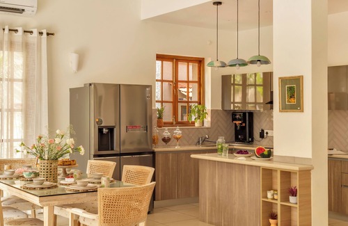 Arpora Villa | Elivaas Opalys