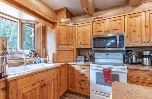 Monarch House | Elk Creek Lodge- Beautiful Rocky Mountain Getaway!