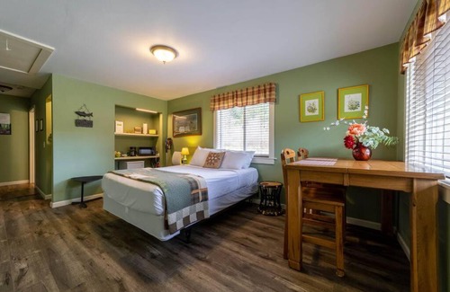 Orick House | Elk Meadow Cabins 19B Johnny Redwood - Single Room