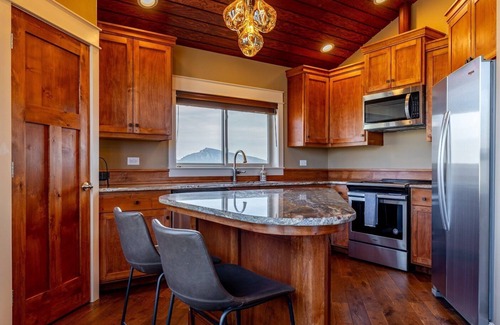 Cody Apartment | Elk Meadow Retreat- an escape to luxury and comfort!