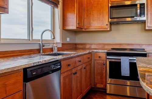 Cody Apartment | Elk Meadow Retreat- an escape to luxury and comfort!