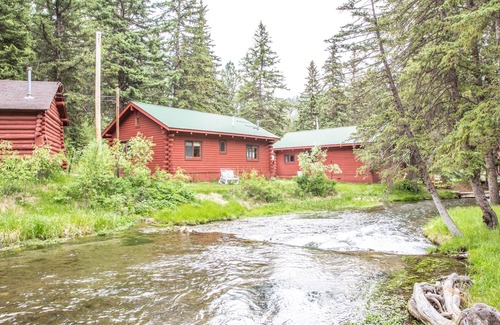 Cheyenne Crossing Cabin | Elkhorn Cabin with Sleeping Porch