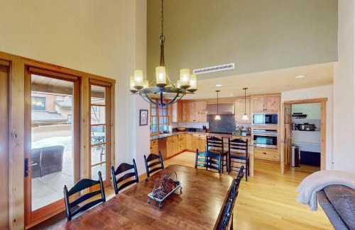 Elkhorn Village House | Elkhorn Springs Retreat