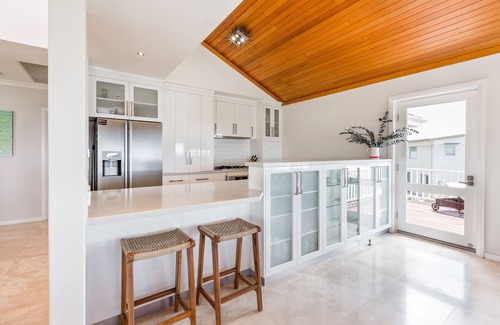 Eagle Bay House | Ellavista LUXE beachside home with ocean views and WIFI