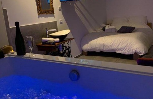 Bernis House | Elle & Lui en Jacuzzi
