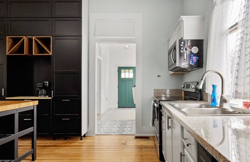 Seguin House | Ellie Marie House LITE