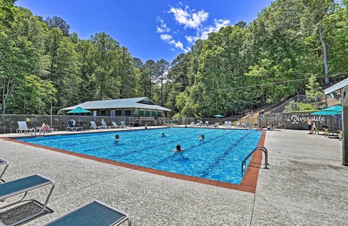 Ellijay Cottage | Ellijay Resort Cabin w/Fire Pit, Decks, & Hot Tub